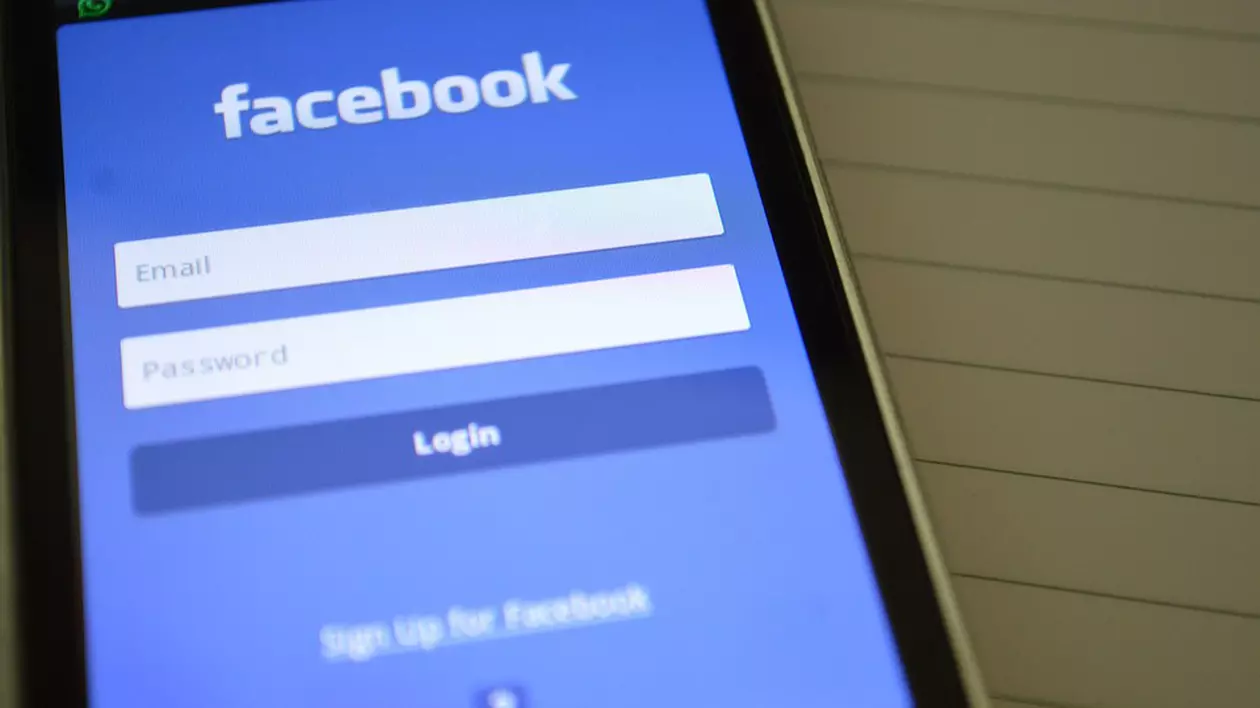 Campanie Facebook privind gestionarea datelor personale