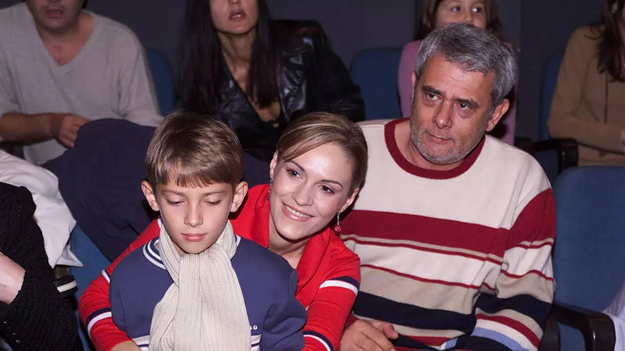 Cum arată femeia care a fost părăsită pentru Gabriela Firea. Este mama fiului vitreg al primarului Capitalei | FOTO