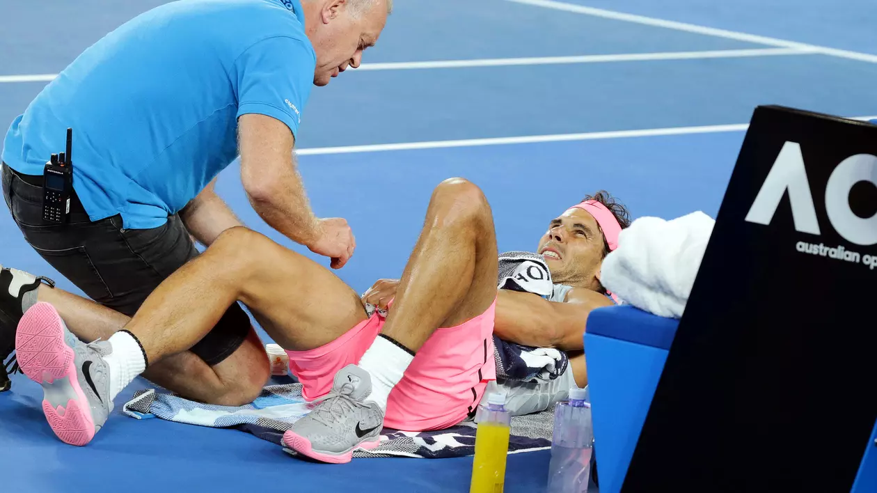 Rafael Nadal a abandonat în sferturi la Australian Open. Spaniolul s-a accidentat la picior. Critică pentru ATP
