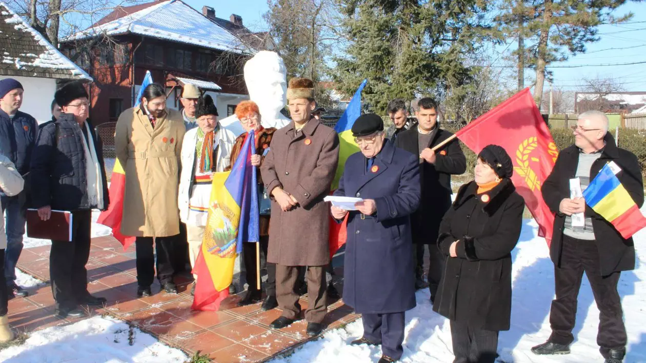 Nostalgicii lui Ceaușescu, la Scornicești: “Să-l declarăm sfânt al poporului şi al neamului dac”
