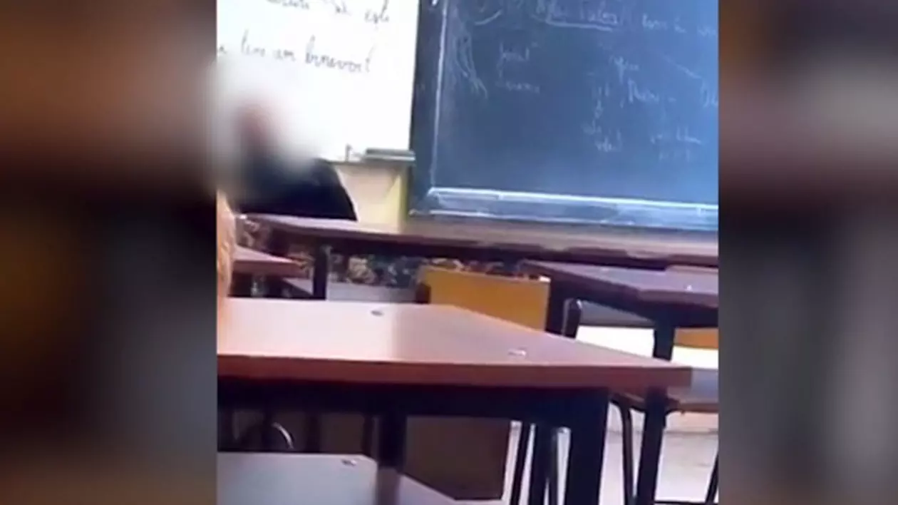 O profesoară a fost condamnată la închisoare cu suspendare și la muncă în folosul comunității. Luase șpagă 400 de euro.