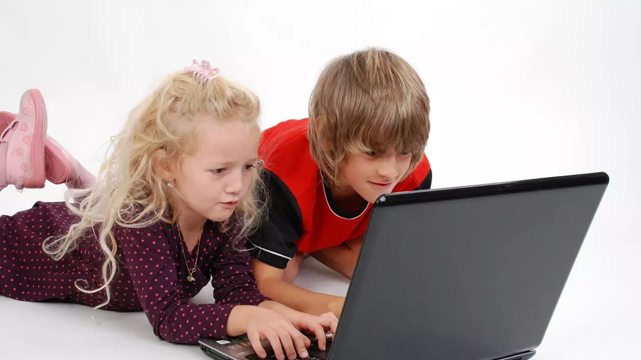 ce sunt bullyingul și cyber-bullyingul