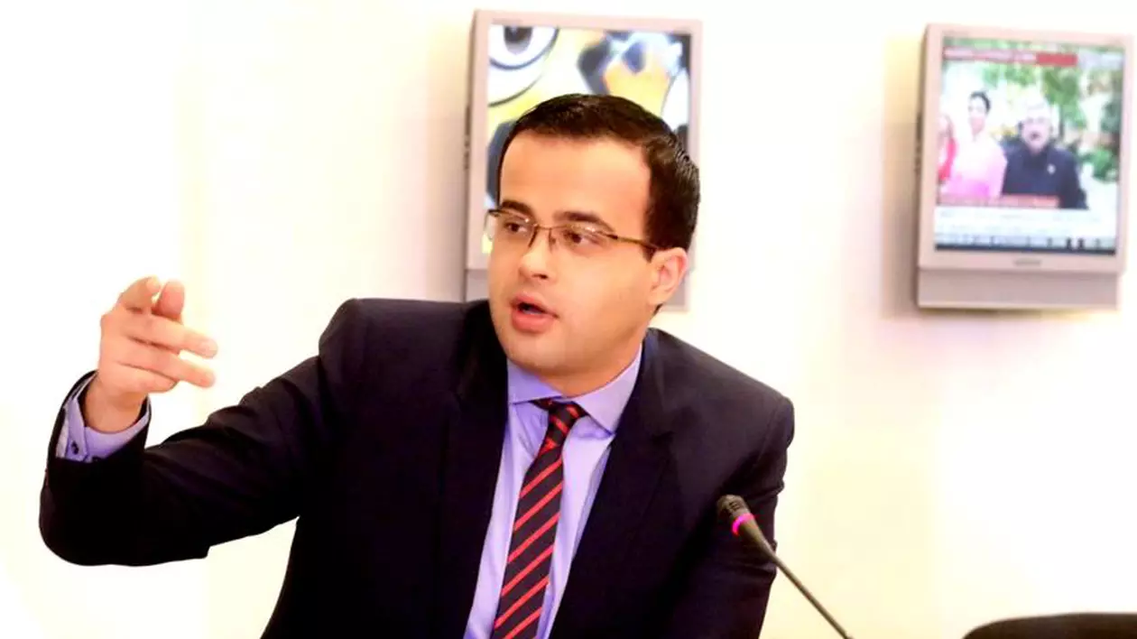 Mihai Gâdea, pe vremea când umplea săli predicând despre Dumnezeu. Filmare incredibilă cu prezentatorul TV | VIDEO