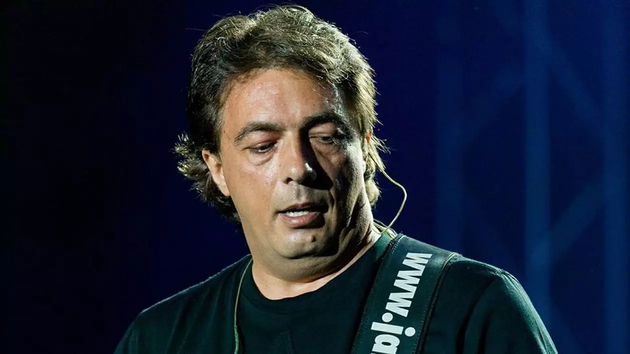 EXCLUSIV/Piesele lui Romeo Dediu, chitaristul Holograf, nu sunt băgate în seamă de propria trupa, dar au ajuns în semifinala celui mai mare concurs de compoziții din lume