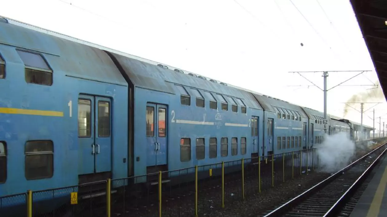 REPORTAJ: "Cugireana” era cândva cel mai lung tren de călători din Europa și ducea zilnic 10.000 de navetişti. Acum nu-l mai vrea nimeni și va fi scos din circulaţie