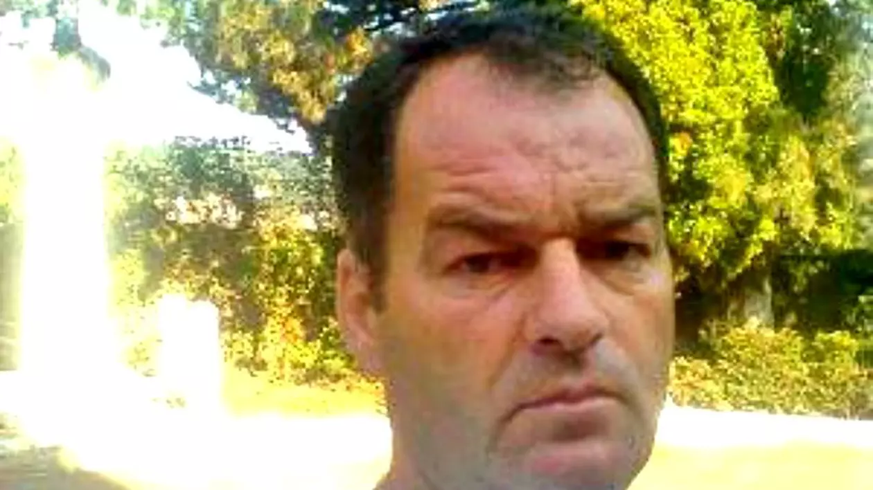 Eugen Stan, agentul de la ”Rutieră” care a agresat sexual copii și femei, pare să fi fost, în ultimul decenniu, pericol public în Capitală. Anchetatorii care au sta de vorbă cu el spun că pedofilul în uniformă a fost un adevărat ”prădător sexual” și că victimele sale ar fi în număr mult mai mare.