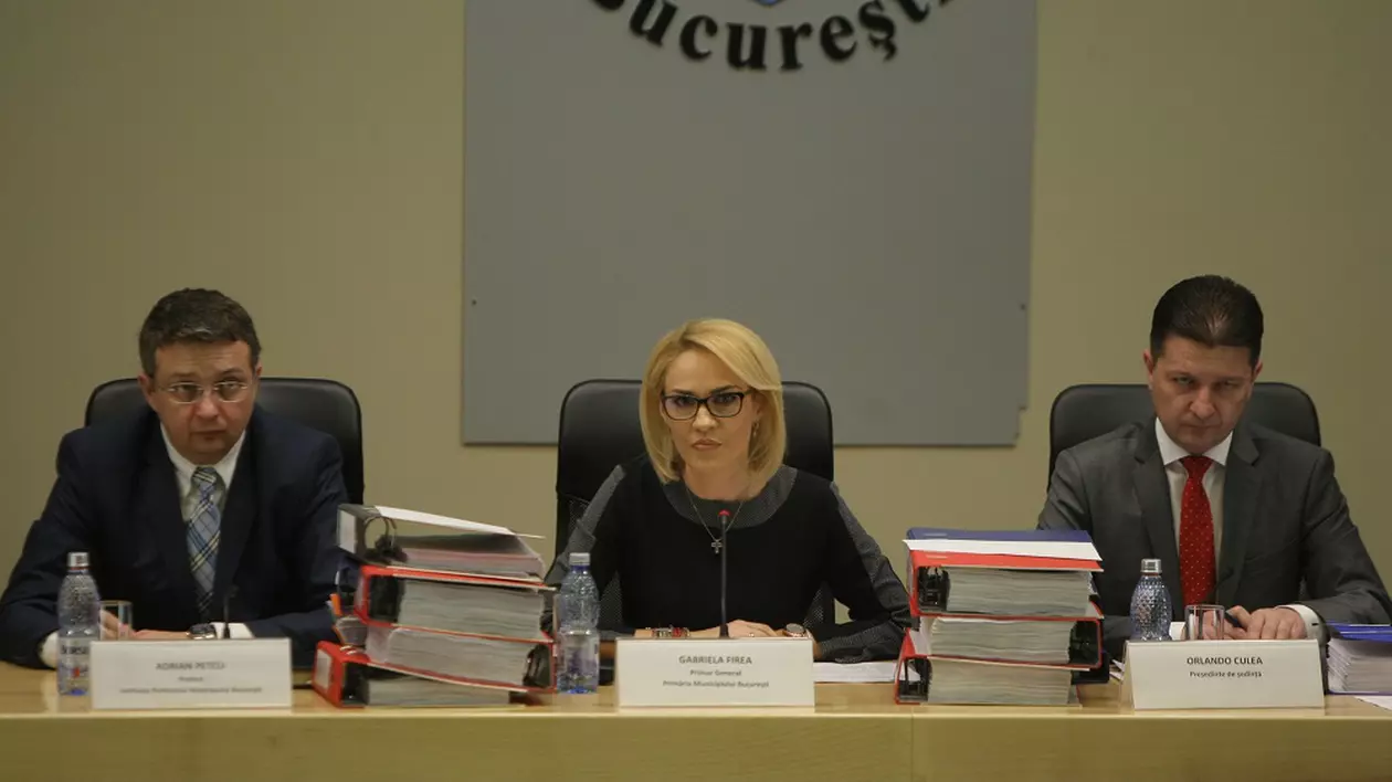 Primăria Capitalei vrea să le dea copiilor bani pentru aparat ortodontic. Primarul Capitalei, Gabriela Firea, în timpul unei ședințe a CGMB