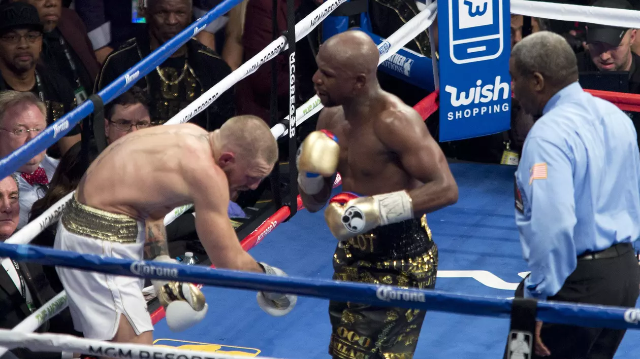 Floyd Mayweather și-a anunțat revenirea în ring
