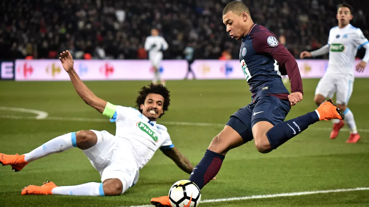 PSG a trecut de Angers, într-un meci din etapa a 31-a din Ligue 1. Dublă Mbappe, cartonaș roșu și emoții pe final
