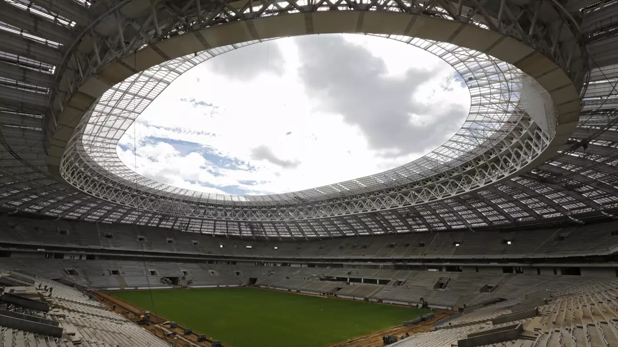 Stadionul Lujiniki din Moscova, pe care se vor disputa partida inaugurală, o semifinală și finala Cupei Mondiale din 2018. (FOTO: EPA)