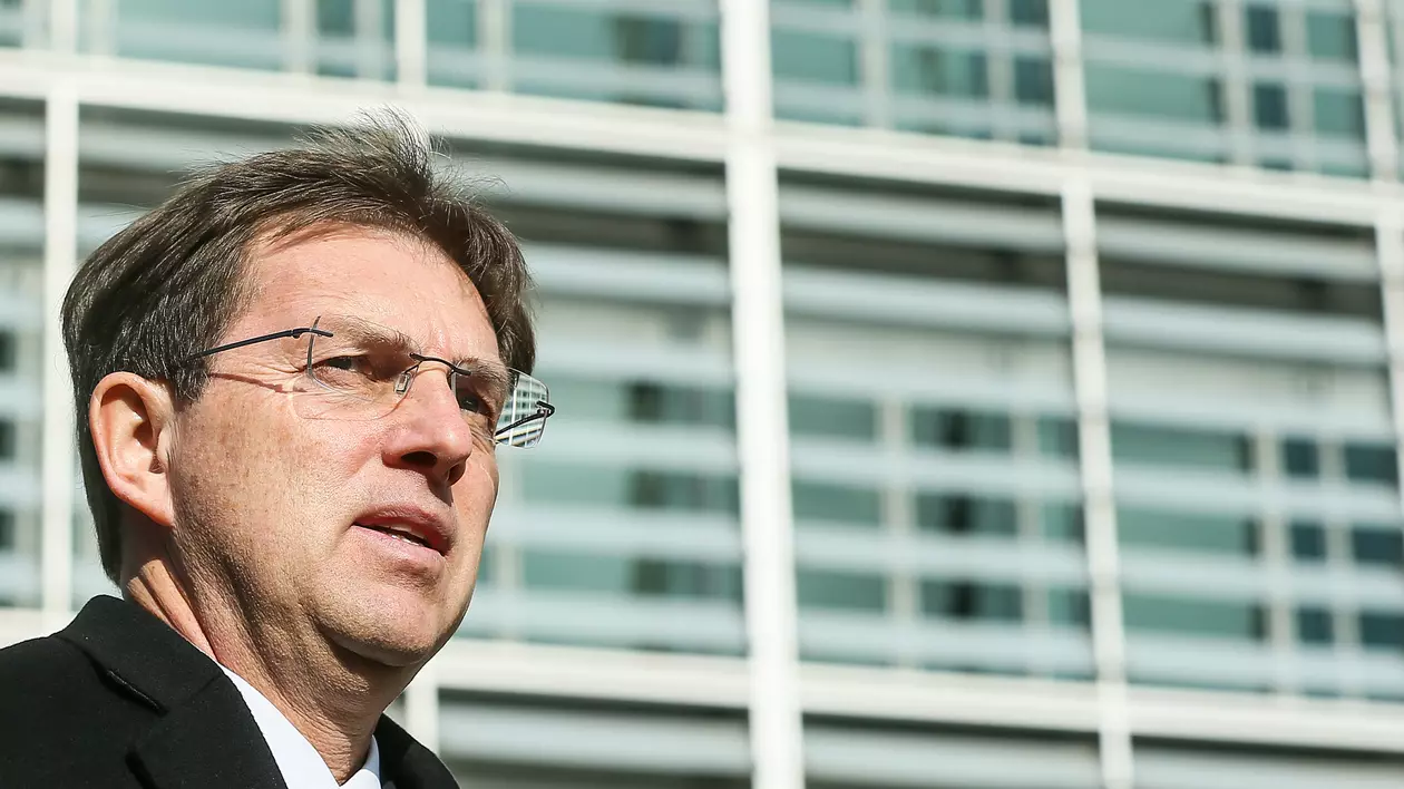 Premierul Sloveniei a demisionat