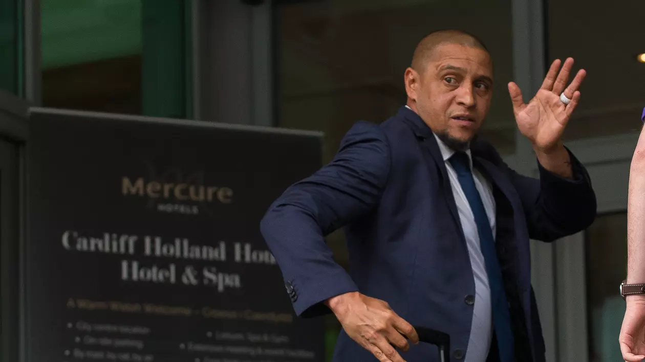 Roberto Carlos își aruncă în stradă copiii