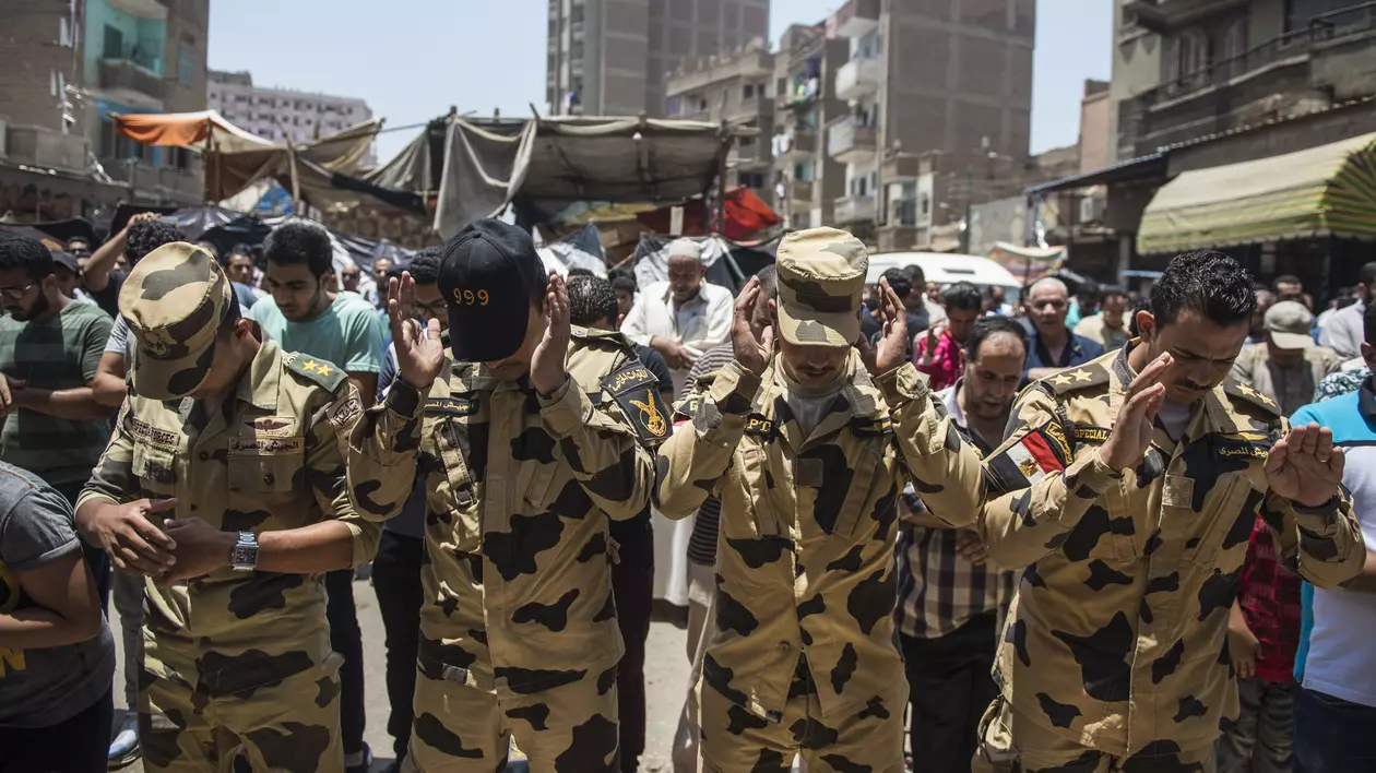 Egiptul refuză să trimită trupe în Siria la solicitarea Statelor Unite. Soldați egipteni în Cairo