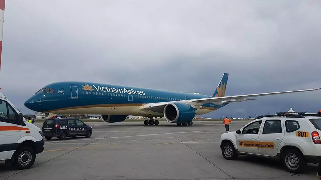 Aterizare de urgență pe Aeroportul Otopeni a unui avion al Vietnam Airlines