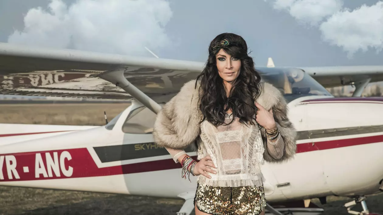 Mihaela Rădulescu a prins drag de zbor datorită bunicului ei