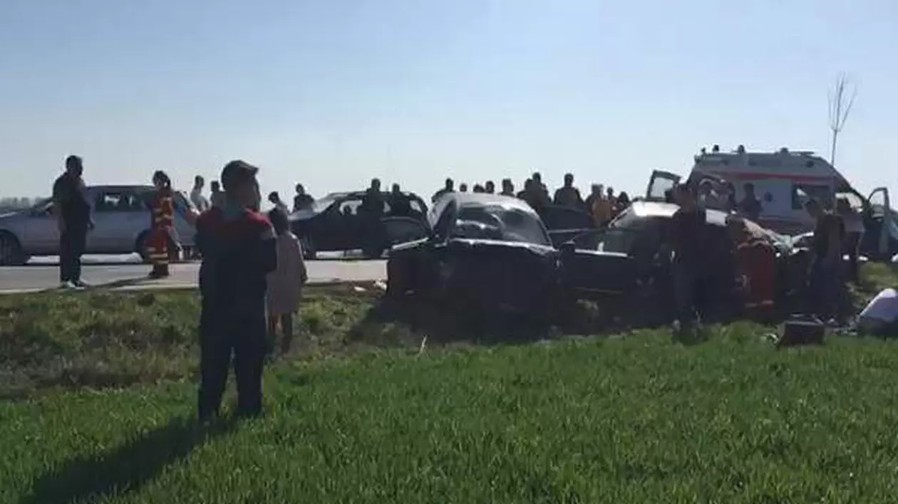 Accident în lanț la Galați. 2 oameni au murit și alți 7 au fost grav răniți