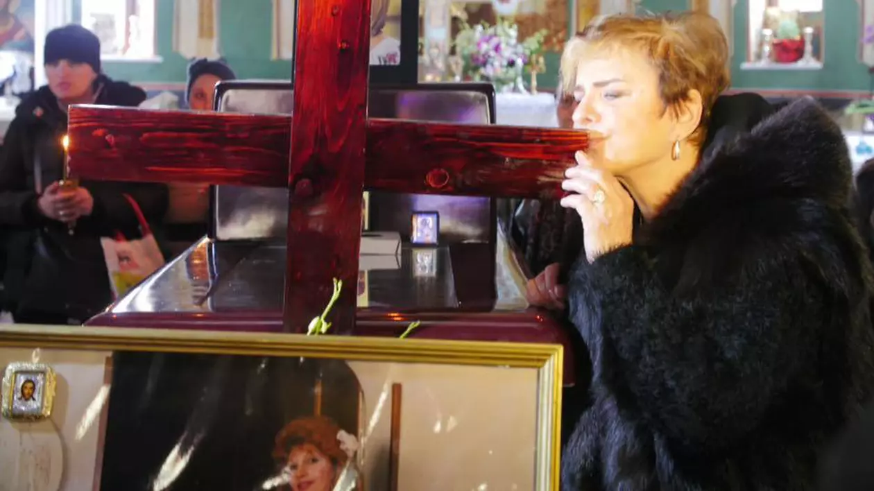 Gestul făcut de Ionela Prodan la căpătâiul Ilenei Ciuculete, în urmă cu un an