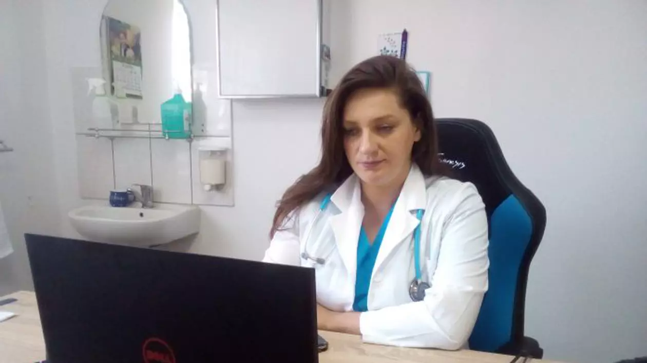 O doctoriță din Oradea s-a întors din Franţa pentru a profesa în România. Ramona Ioana Avram, în cabinetul medical din Oncești