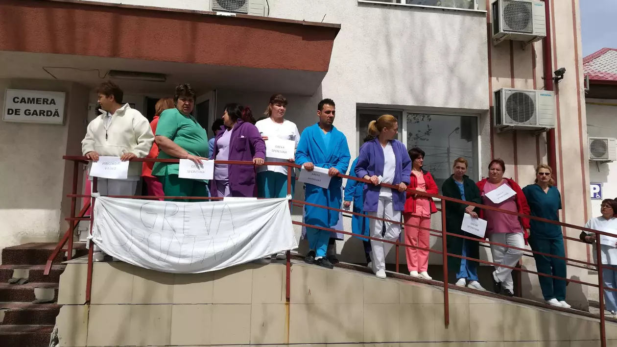 Protest al angajaţilor Spitalului de Boli Infecțioase din Galați