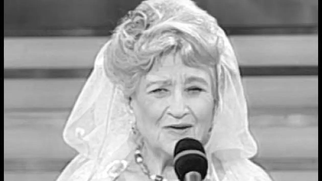 Ileana Constantinescu, condusă pe ultimul drum. Ionuț Dolănescu, marcat de durere