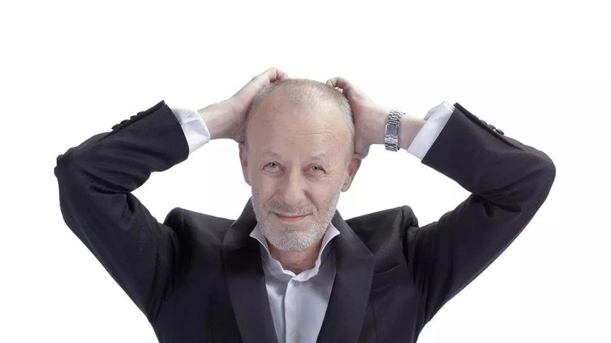 Dosarul morţii lui Andrei Gheorghe e încă la Poliţie deşi au trecut aproape două luni de la momentul în care omul de televiziune şi realizator TV a fosz găsit dătă suflare în locuinţa sa. Şi asta pentru că la INML, medicii nu au finalizat raportul medico-legal pentru ca acest caz să fie închis.