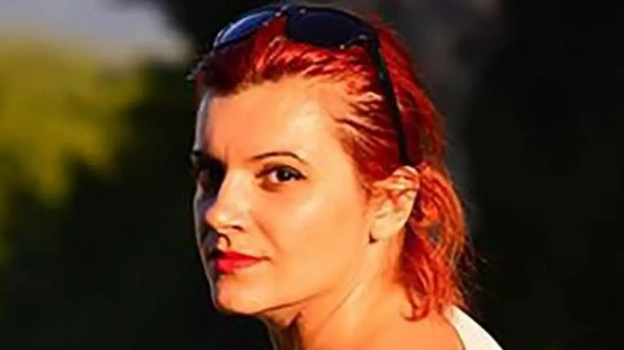 Măsuri în cazul fostei directoare a Liceului de Arte din Focșani care apărea în imagini compromițătoare alături de un elev