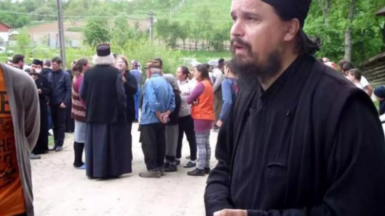 Fostul preot Ioan Ungureanu a dat în judecată Mitropolia Moldovei