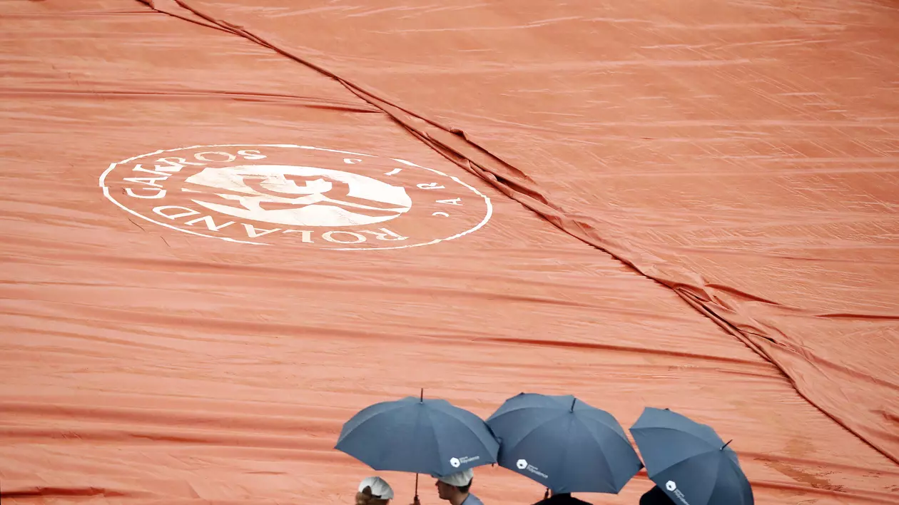 Ploaia a întrerupt mai multe meciuri la Roland Garros