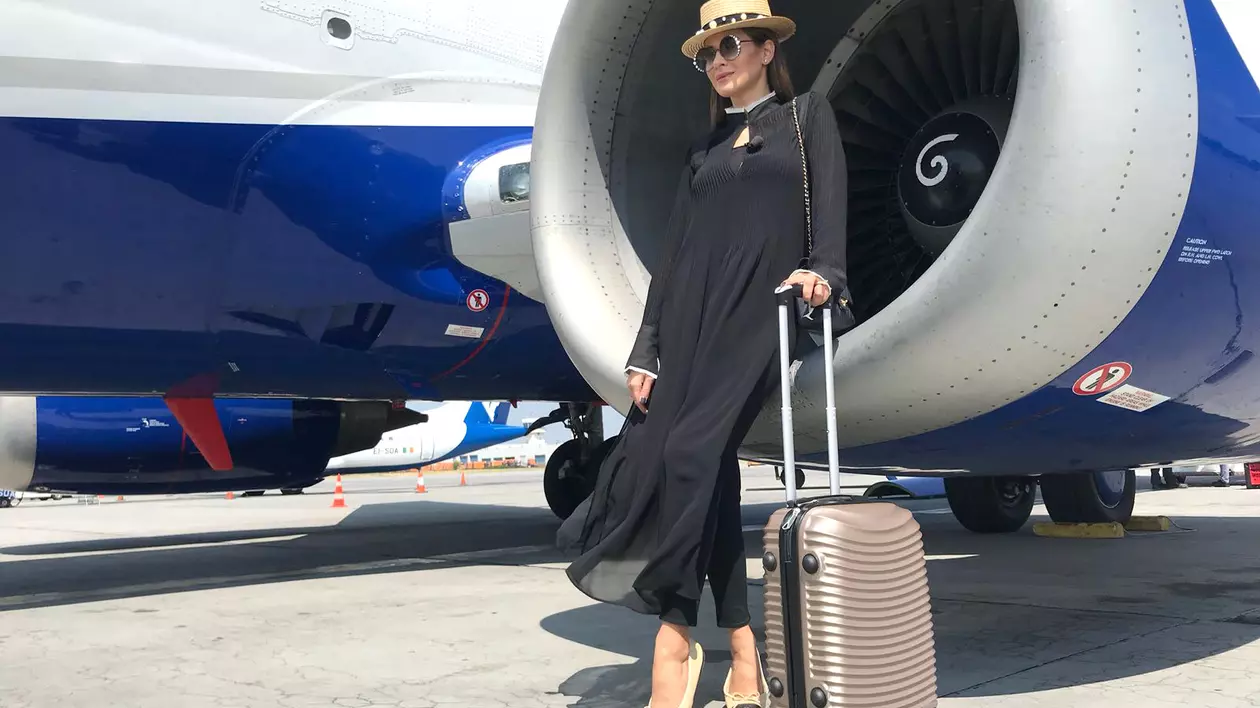 Cristina Mihaela Dorobanțu ia lecții de pilotaj. “Ani la rând mi-a fost frică de avion”