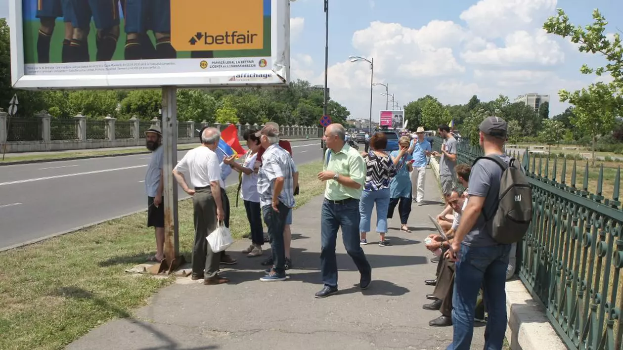Protest, miercuri, la Palatul Parlamentului, sub sloganul „Ultimatum pentru PSD! Poporul are ultimul cuvânt”
