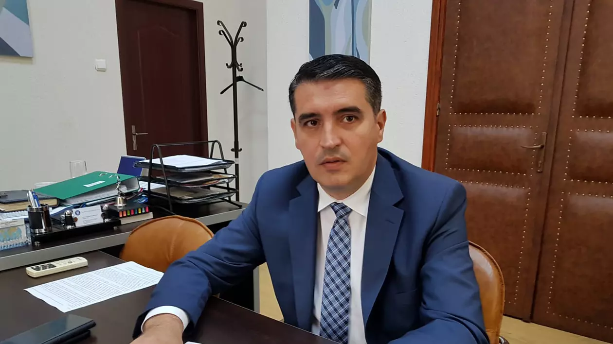 Ce trebuie să știe candidații la Bacalaureat 2018. Secretarul de stat din Ministerul Educației Florian Lixandru vorbește, la interviurile Libertatea Live, despre examenul care începe săptămâna viitoare și va fi susținut din 25 iunie până în 28 iunie.