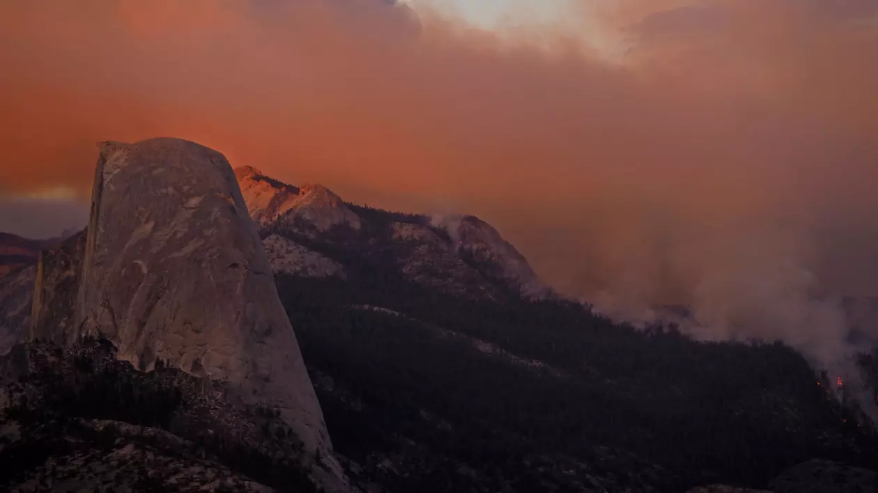 Doi alpiniști au murit în timp ce escaladau o stâncă în celebrul parc Yosemite