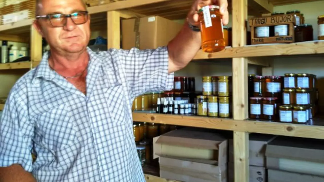 Un bărbat din Galați a devenit apicultor în Italia dintr-o întâmplare. Ce a pățit în România, când s-a întors