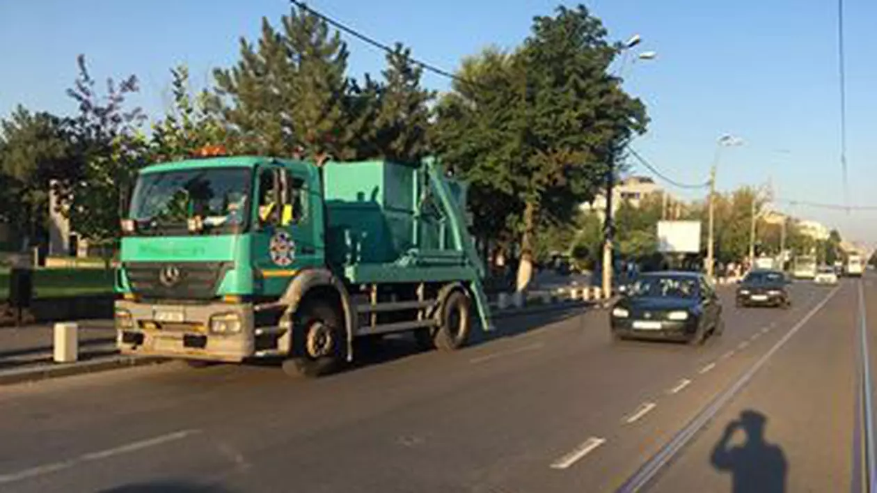 Polițiștii locali de la Sectorul 4 sunt puși de șefi să escorteze camioanele firmelor preferate, ca să nu achite taxe. Libertatea este în posesia unor înregistrări cu discuții care arată cum polițiștilor din Primăria lui Daniel Băluță li se spune că aranjamentul îi depășește.