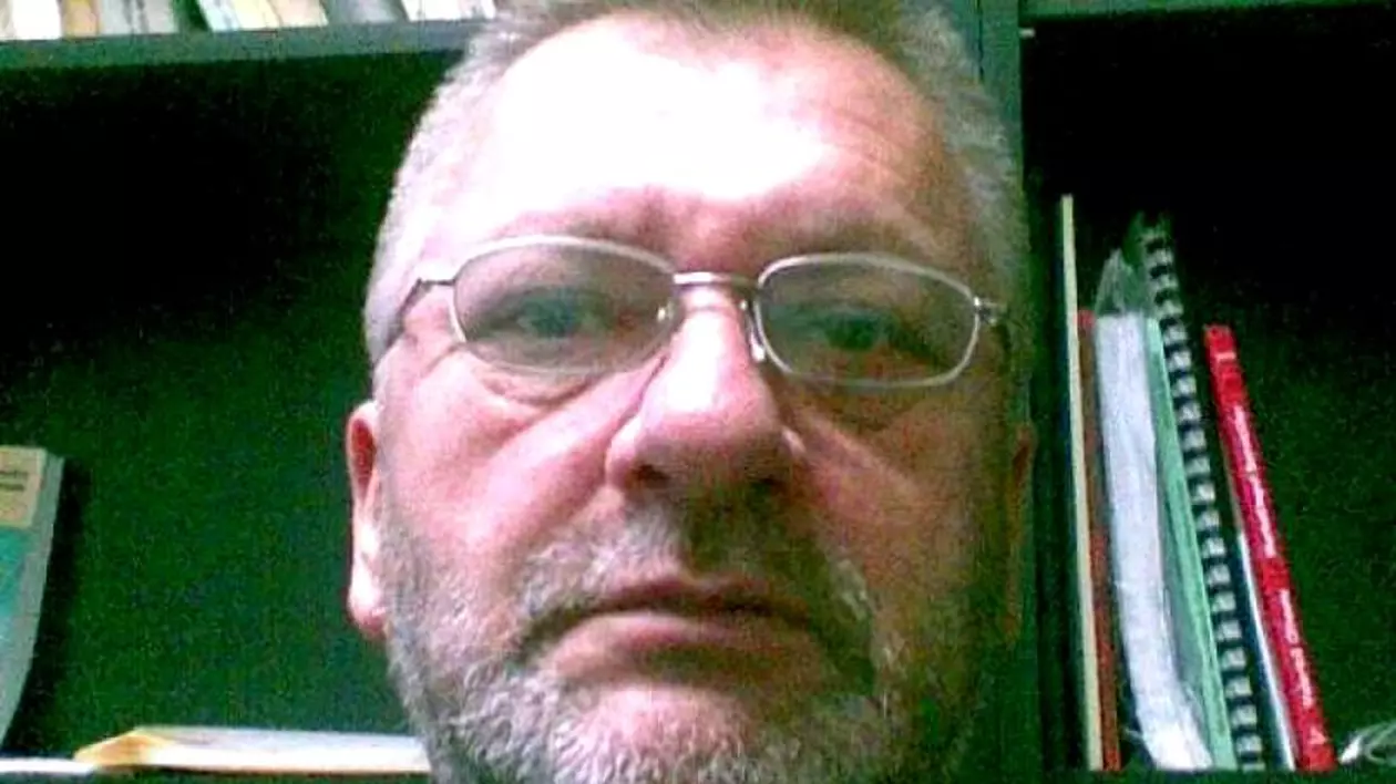 EXCLUSIV / Fiul ucigaş al profesorului Liviu Gavrilescu i-a tăiat gâtul tatălui și i-a zdrobit capul. Asasinul, care este schizofrenic, a fost prins și e internat la ”Psihiatrie”