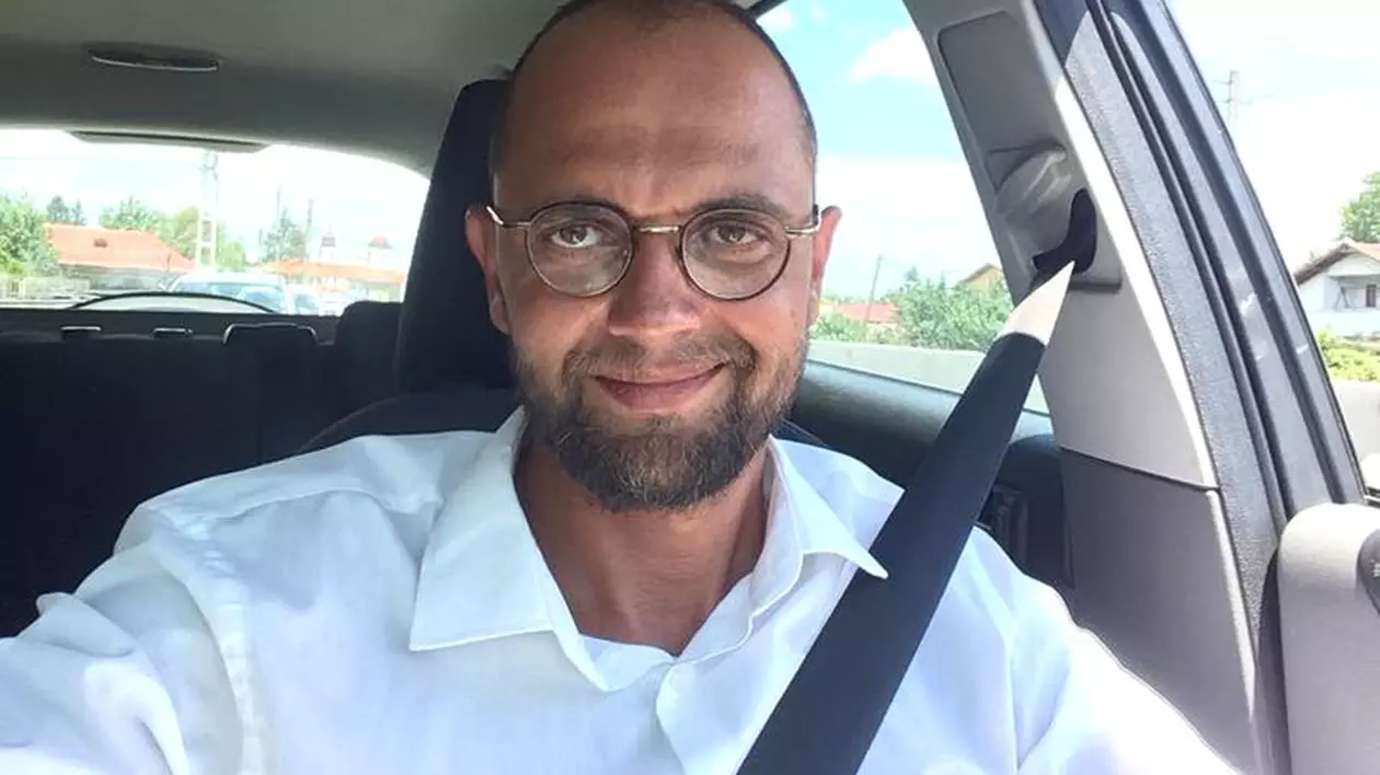Oreste Teodorescu, probleme cu poliția în miez de noapte. "Poate îmi aduce actele la domiciliu, au rămas la organ"