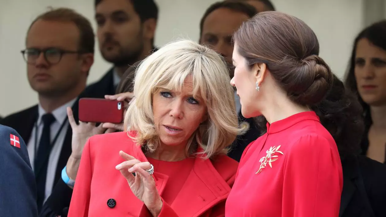 FOTO/ Prințesa Mary a Danemarcei și Brigitte Macron s-au asortat în Copenhaga. Ținutele lor, din nou apreciate pentru eleganță și bun stil