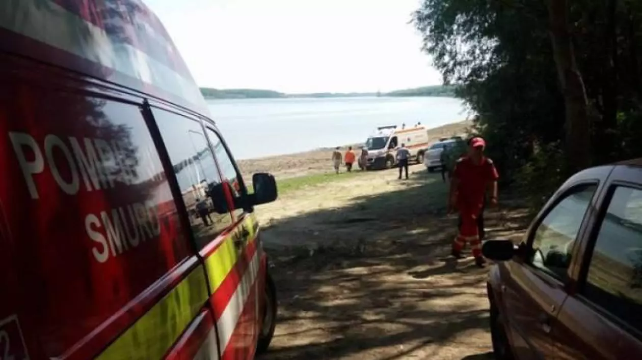 Două tinere, înecate în Dunăre, la Brăila. Scafandri și ambulanța au intervenit pe plajă