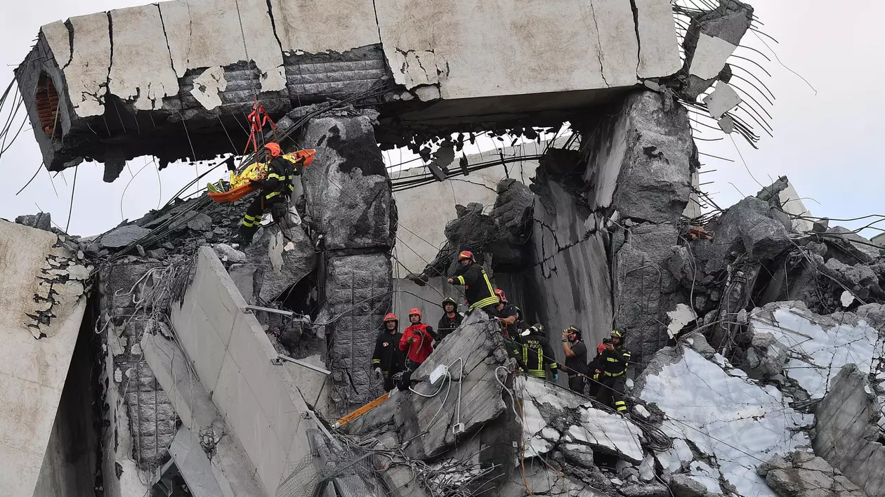 VIDEO / Tragedia din Genova, filmată din elicopter. Urmările dezastrului