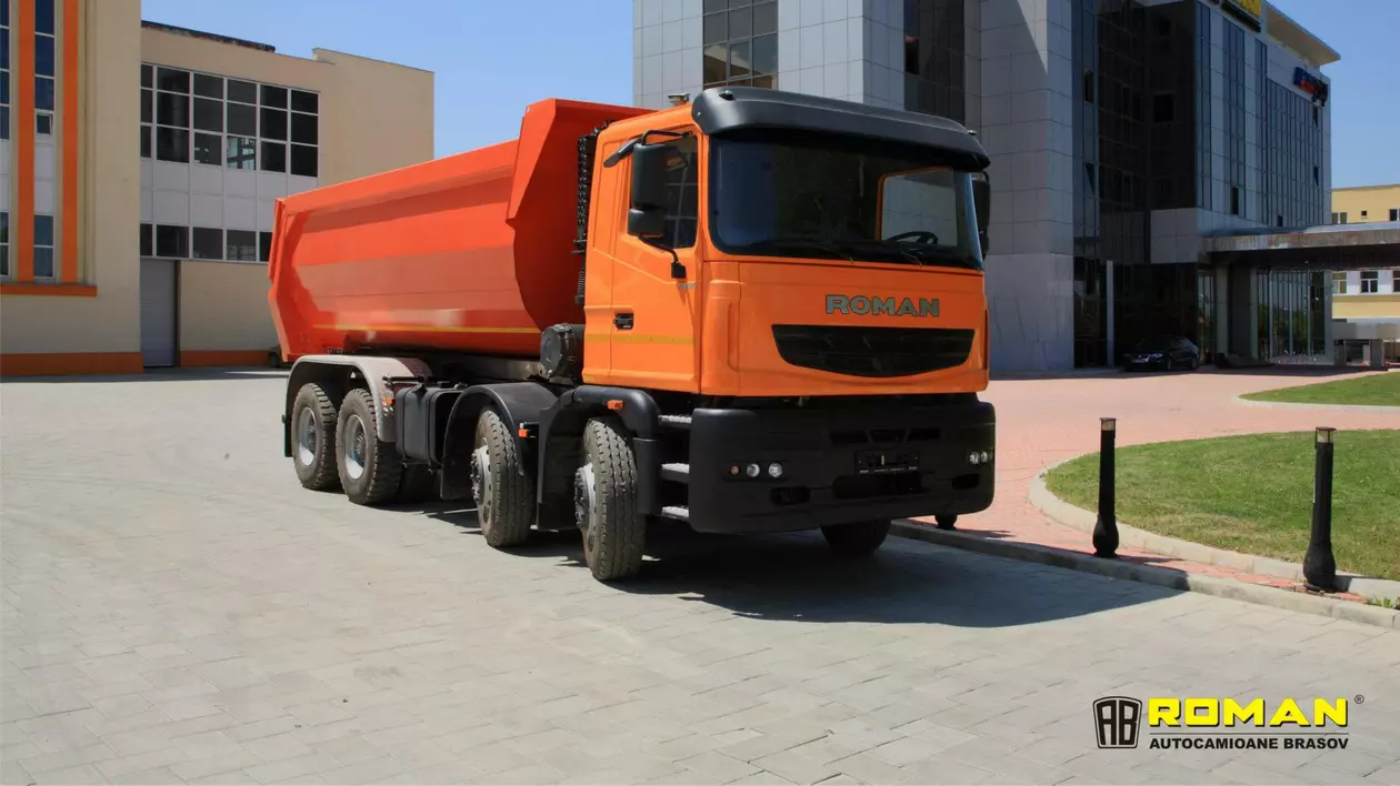 Roman SA vrea să producă un ”camion românesc la standarde germane” la Brașov. Acesta ar urma să fie realizat cu grupul MHS, importatorul vehiculelor militare Rheinmetall MAN. Camion Roman portocaliu în fața unui sediu de companie