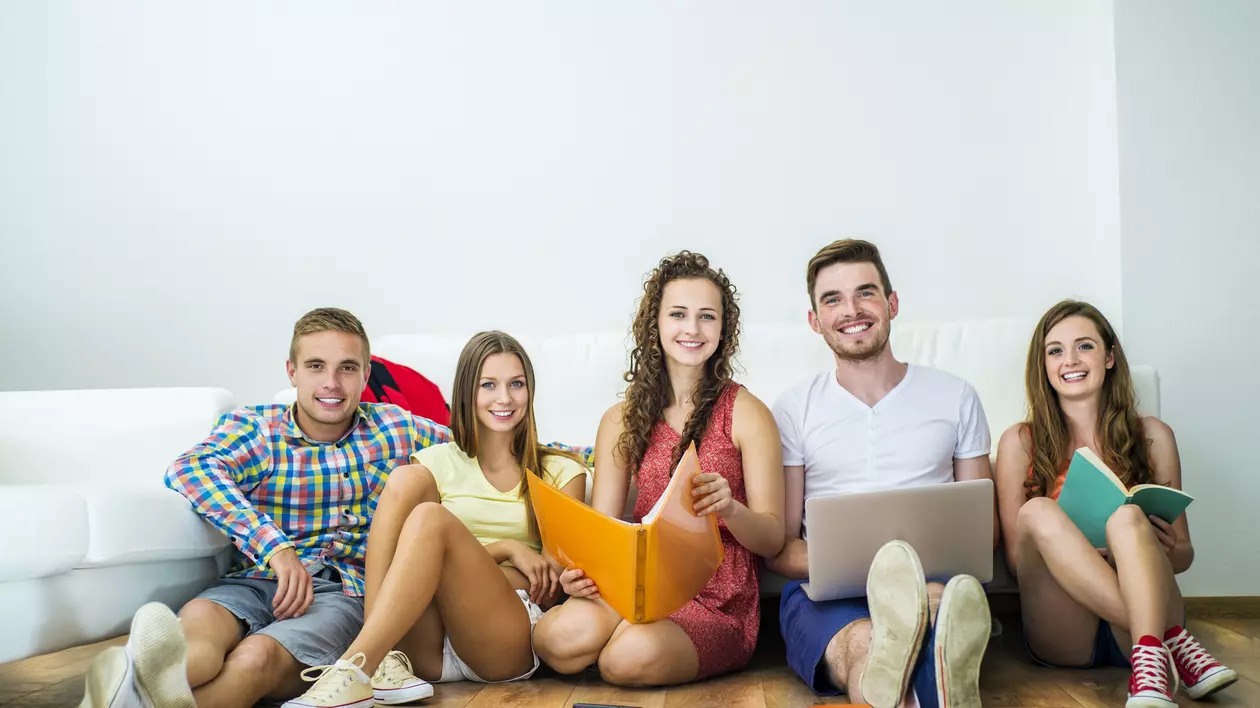 ANALIZĂ / S-a deschis sezonul cazărilor studențești. Iată cât sunt chiriile în marile orașe din România