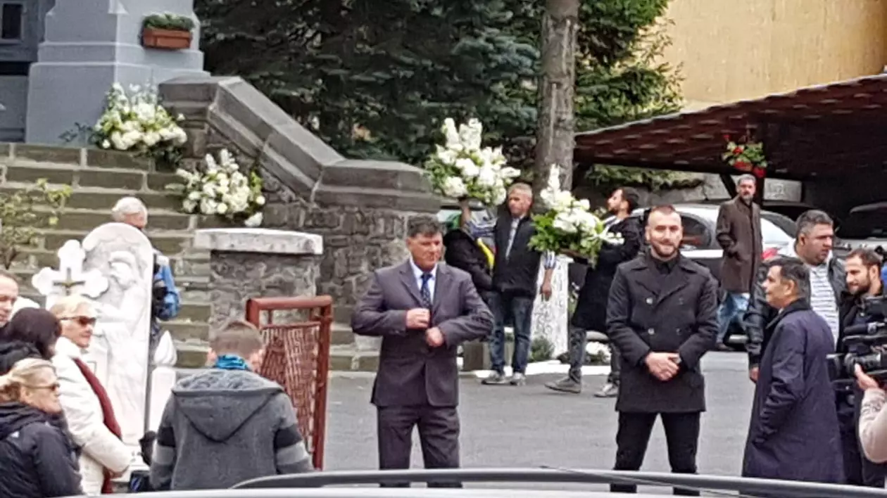 Primii „nuntași” s-au adunat la Sinaia, la nunta fostului Principe Nicolae. Biserica din Sinaia