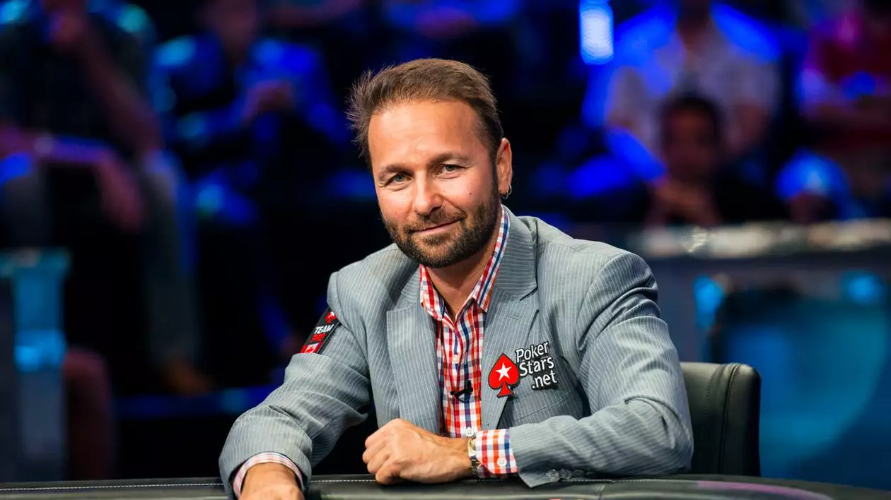 Jucătorul de poker Daniel Negreanu știe ce parteneră vrea. "Sunt în căutarea unei femei inteligente. Nu a uneia proaste"