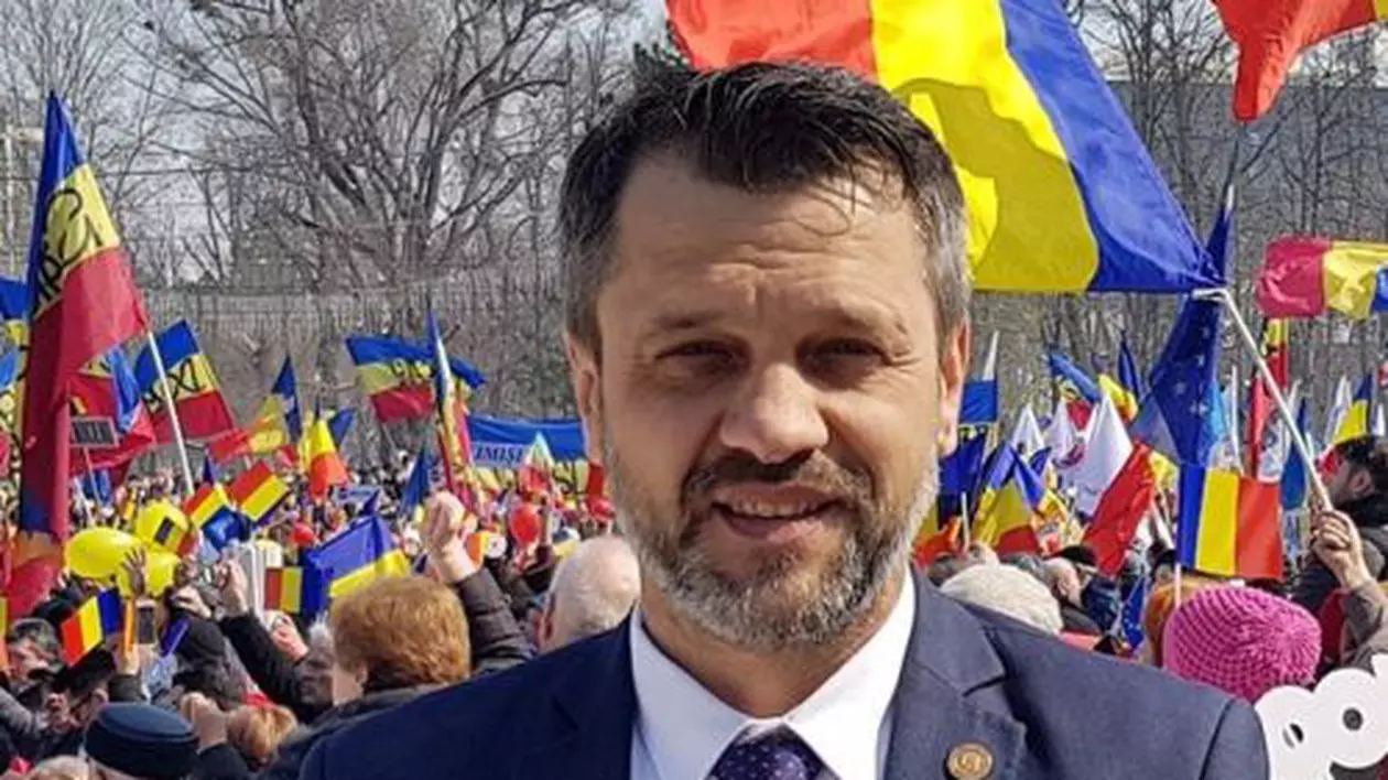 Un deputat demisionează după ce s-a aflat că a făcut închisoare