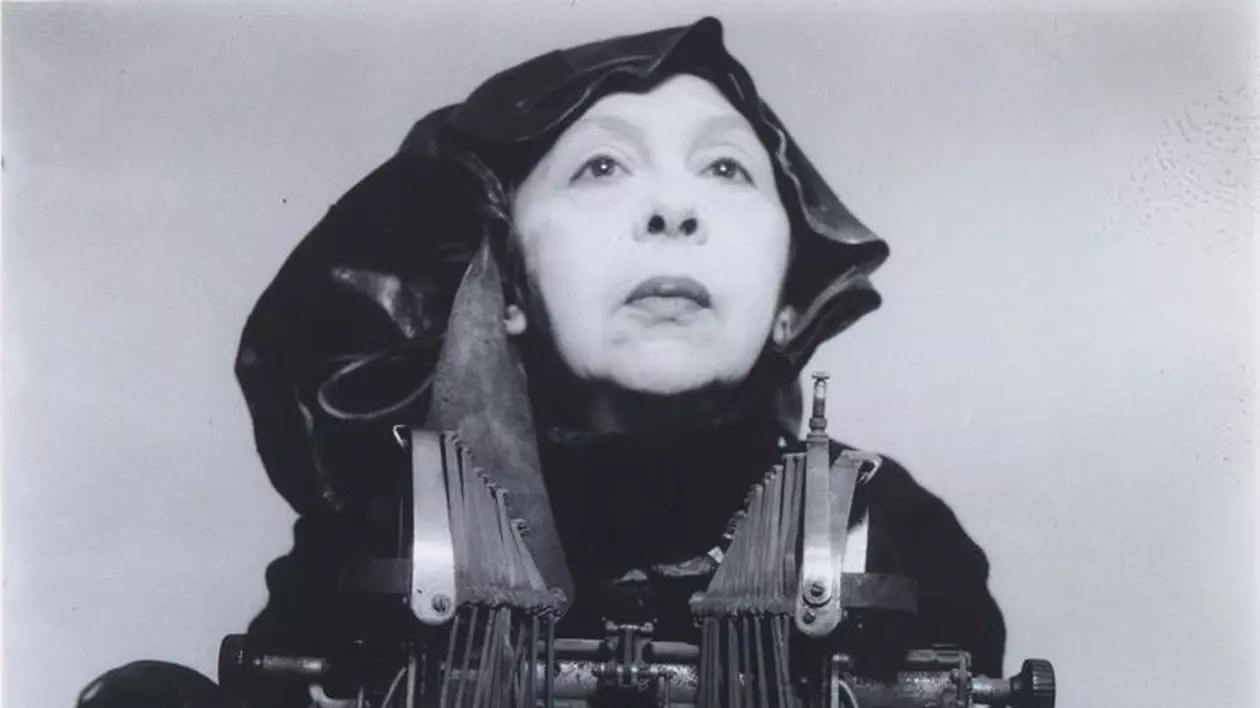Geta Brătescu a murit. Imagine cu artista care s-a stins la 92 de ani