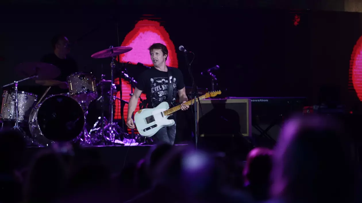 EXCLUSIV/ Cântărețul britanic James Blunt are bonă din România!