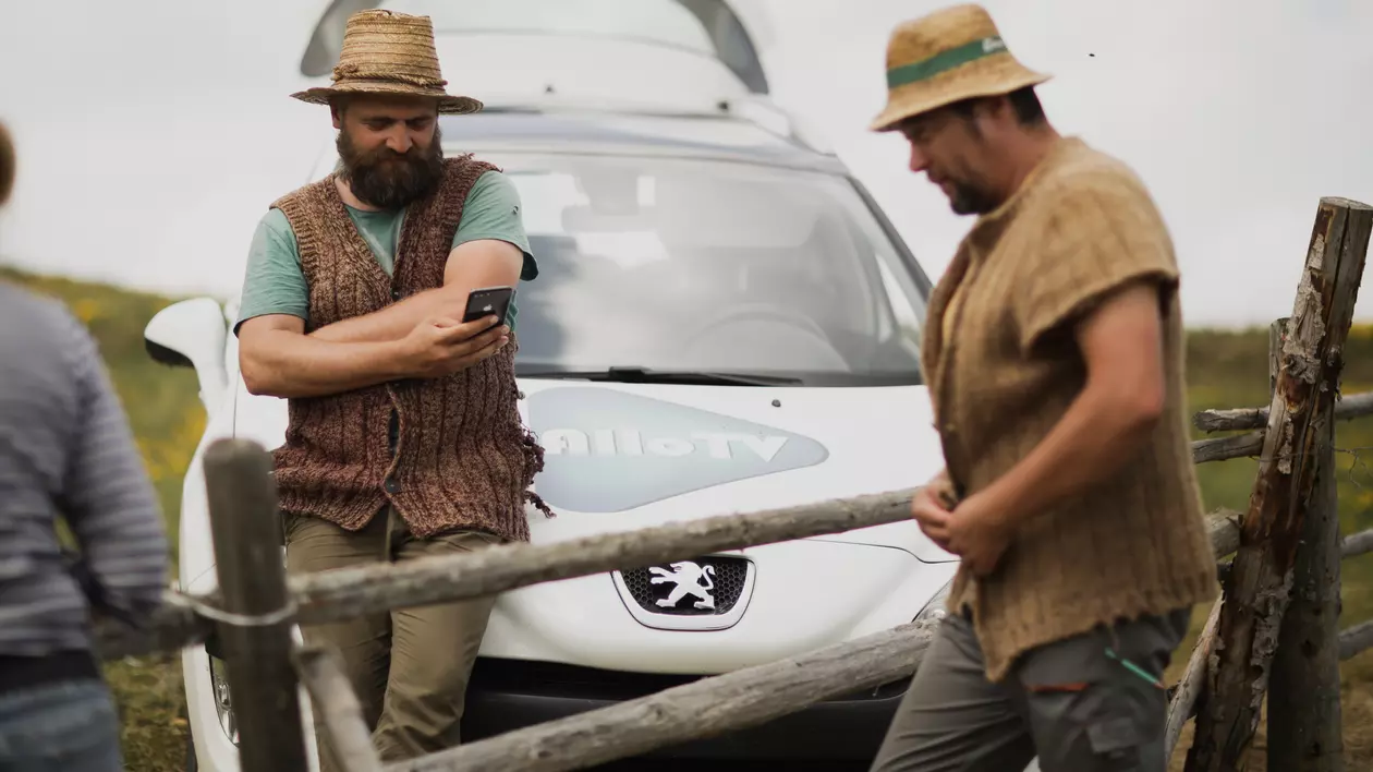 Alin Panc a devenit actor datorită lui Ștefan Bănică! “Când l-am văzut pupându-se cu Oana Sîrbu, am vrut și eu”