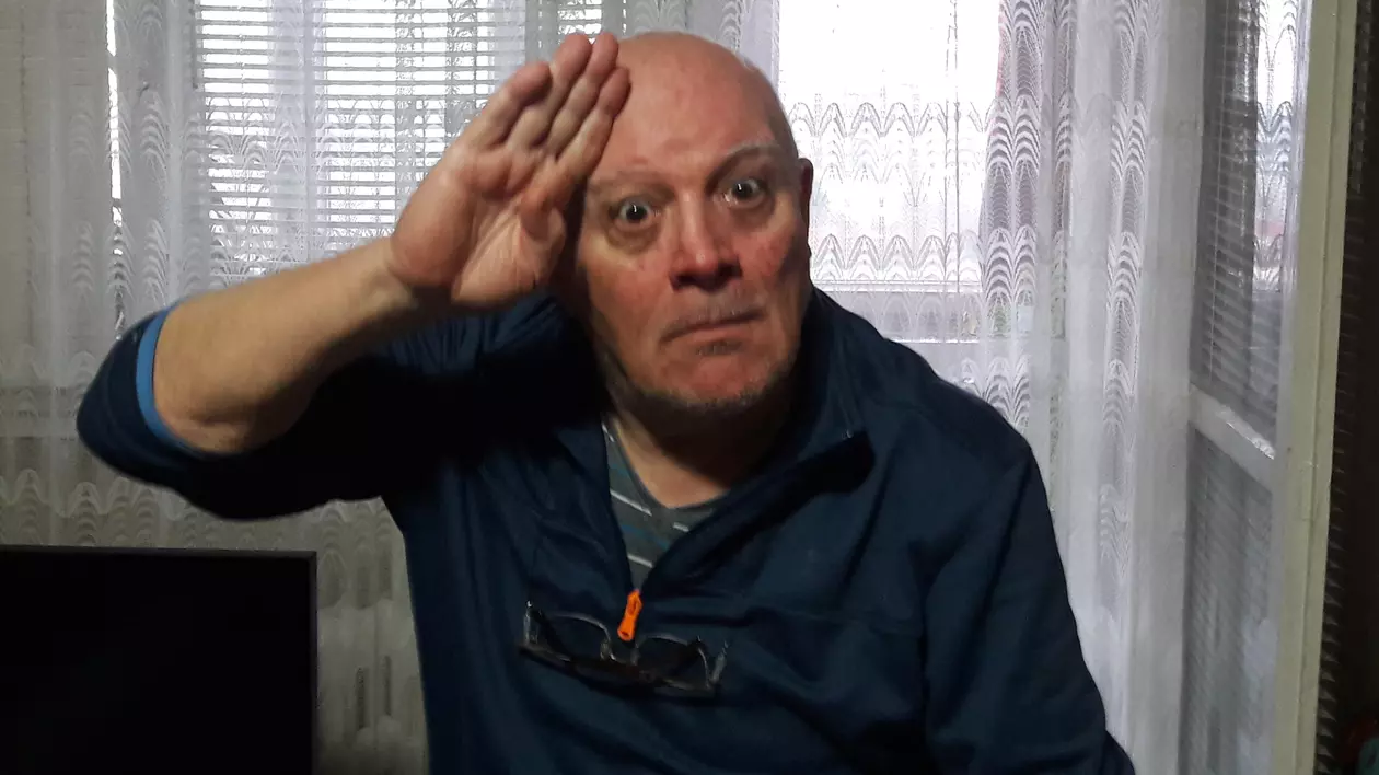 EXCLUSIV/ Operat la un picior, comicul Mihai Ioan a fost externat infectat cu bacterii nosocomiale, mortale la vârsta sa. «Sunt în așteptare, din asta nu se mai poate scăpa»