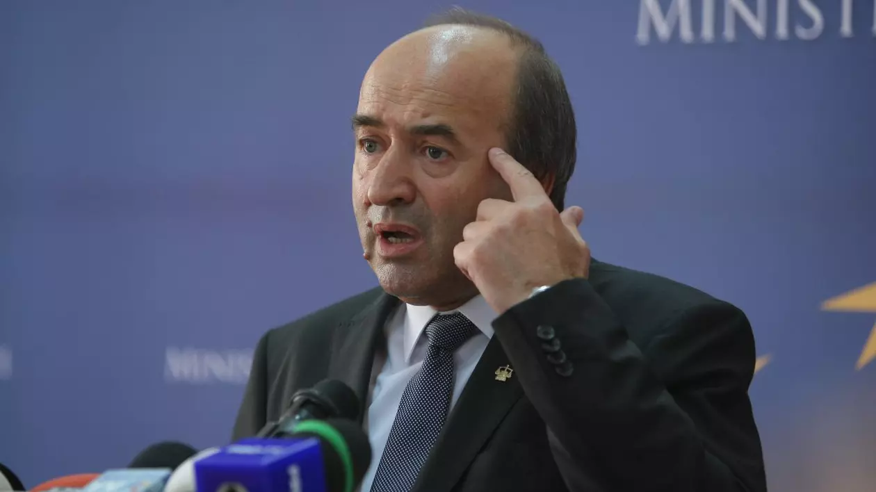 Tudorel Toader a reacționat în cazul Udrea cum a reacționat Gigi Nețoiu când patrona Craiova, dar juca pentru Dinamo!