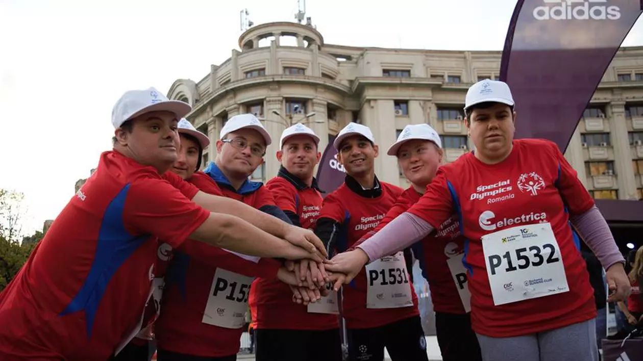 A 11-a ediție a Raiffeisen Bank Maratonul București adună la start peste 19.000 de participanți. Invitați speciali